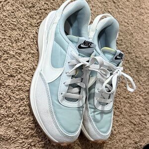 Nike Women's Light Blue Sneakers